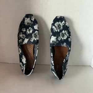Toms Floral Blue and White Flats